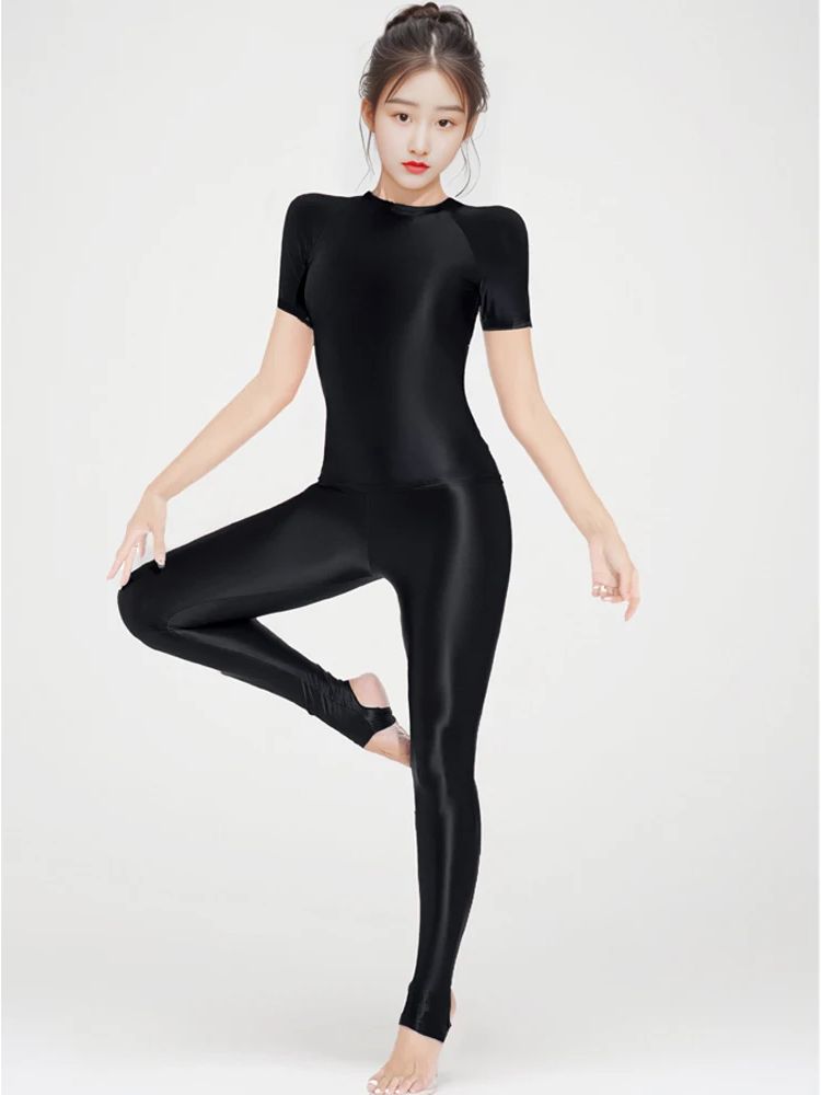 Yoga Fitness Fit Club - M-XL 光沢のある光沢のある弾性半袖 Tシャツ女性フィットネスジムアスレチックヨガ Tシャツタイツ美的セクシーな Tシャツカジュアルクロップトップ